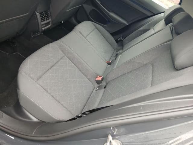 Volkswagen Golf 1.0 2023 7