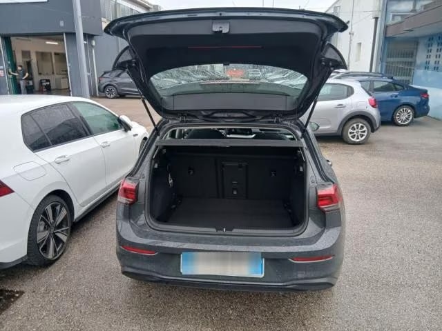 Volkswagen Golf 1.0 2023 8