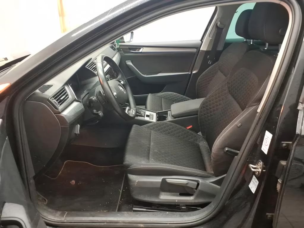 Skoda Superb 2.0 2022 5