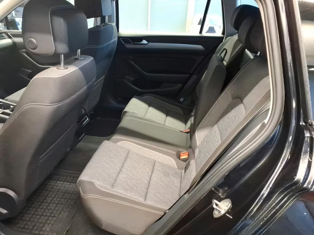 Volkswagen Passat Variant 2.0 2023 8