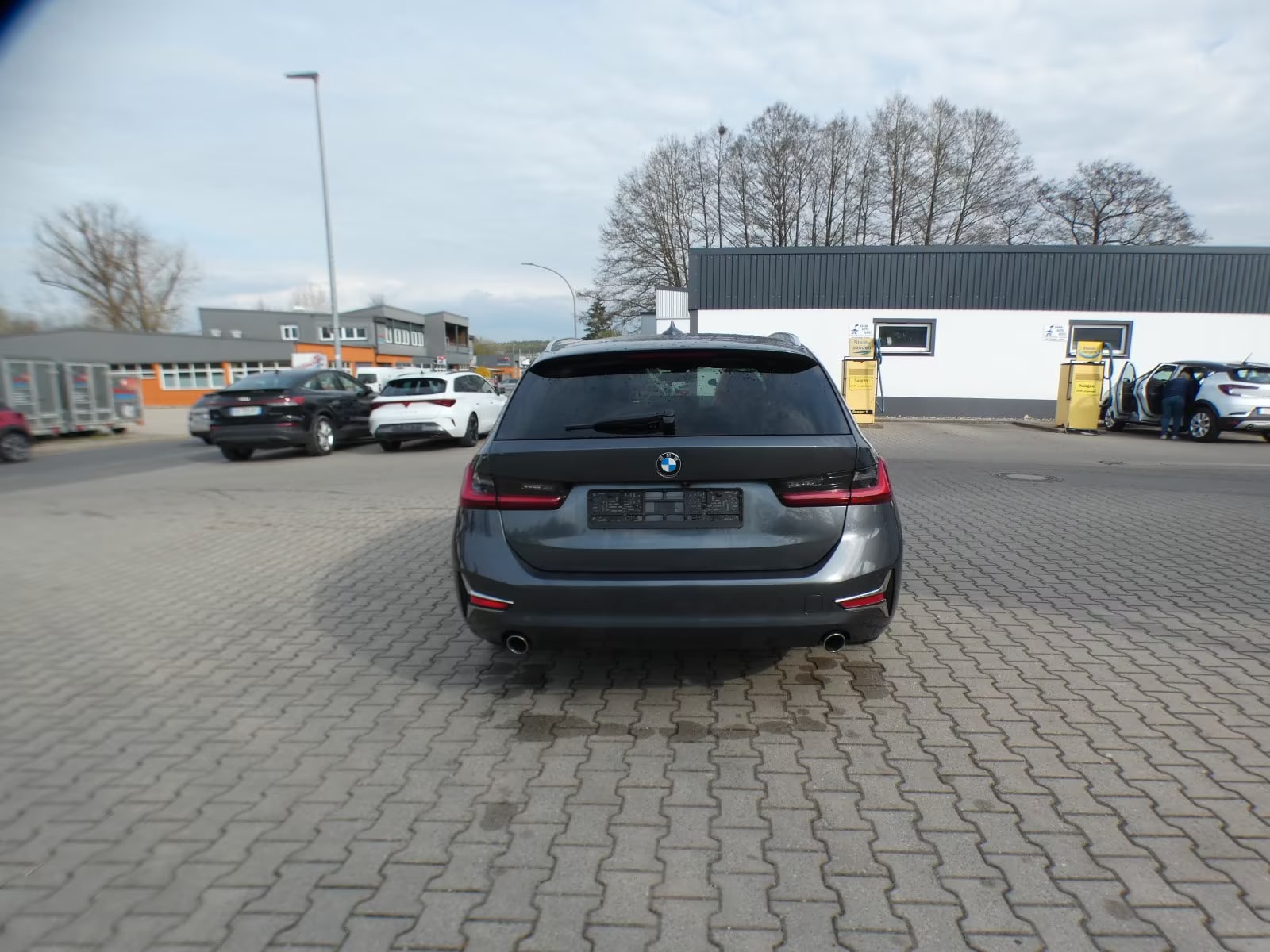 BMW 318 2.0 2022 6