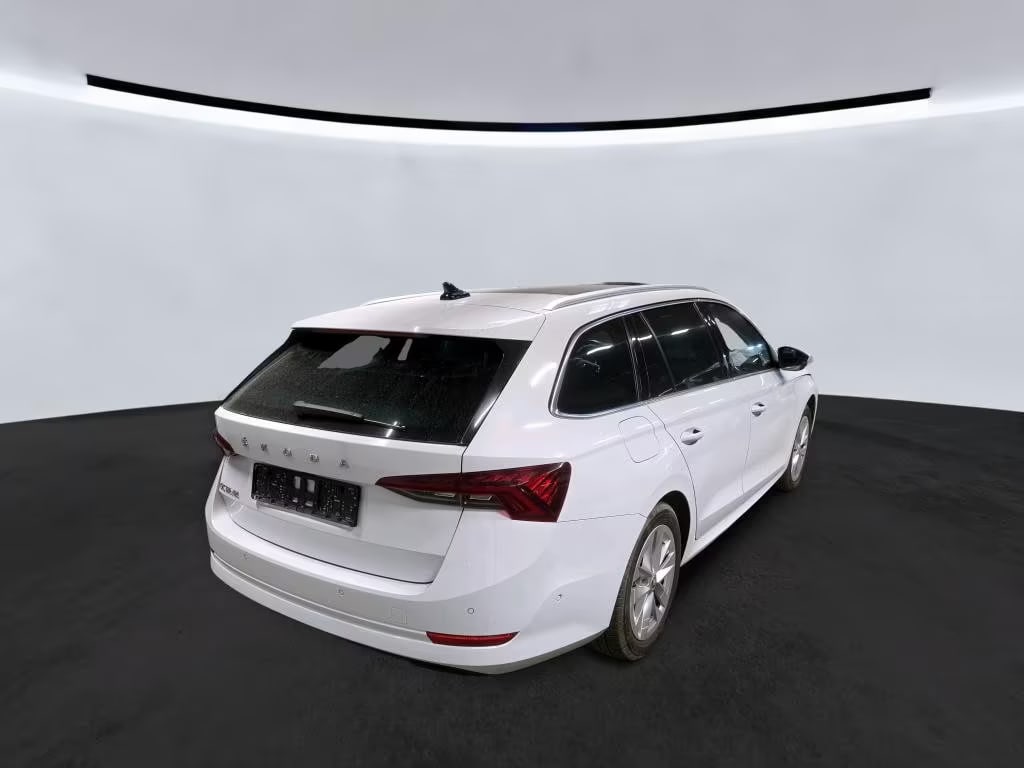 Skoda Octavia 2.0 2023 4