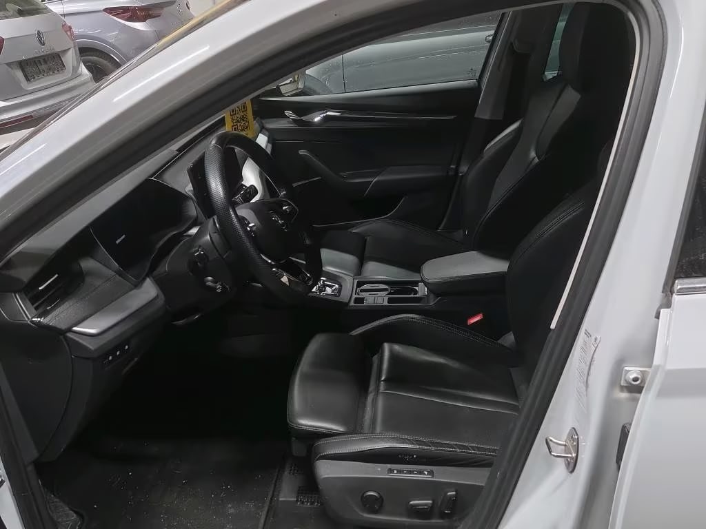 Skoda Octavia 2.0 2023 5