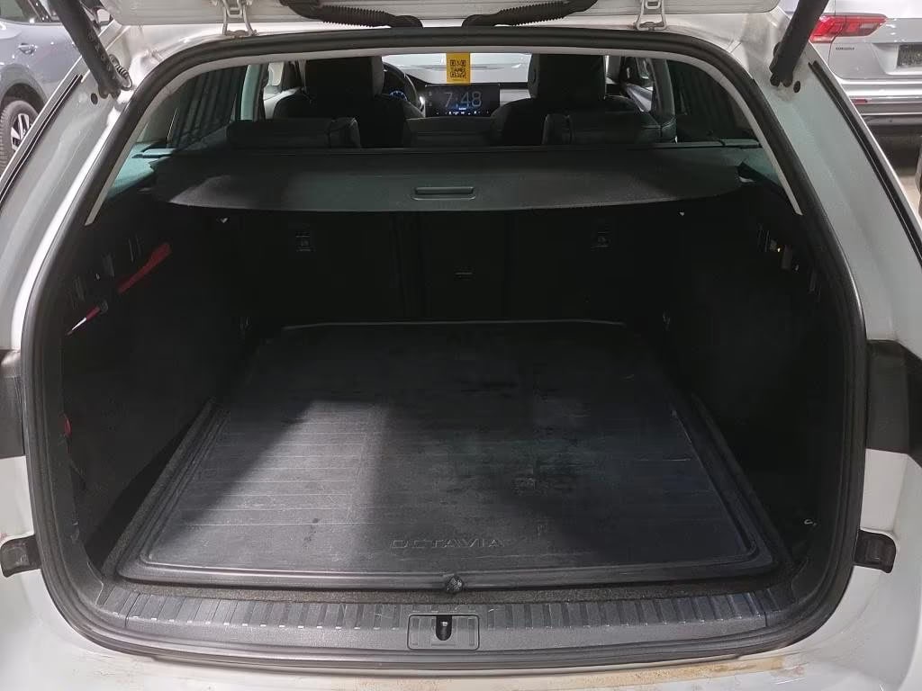 Skoda Octavia 2.0 2023 7