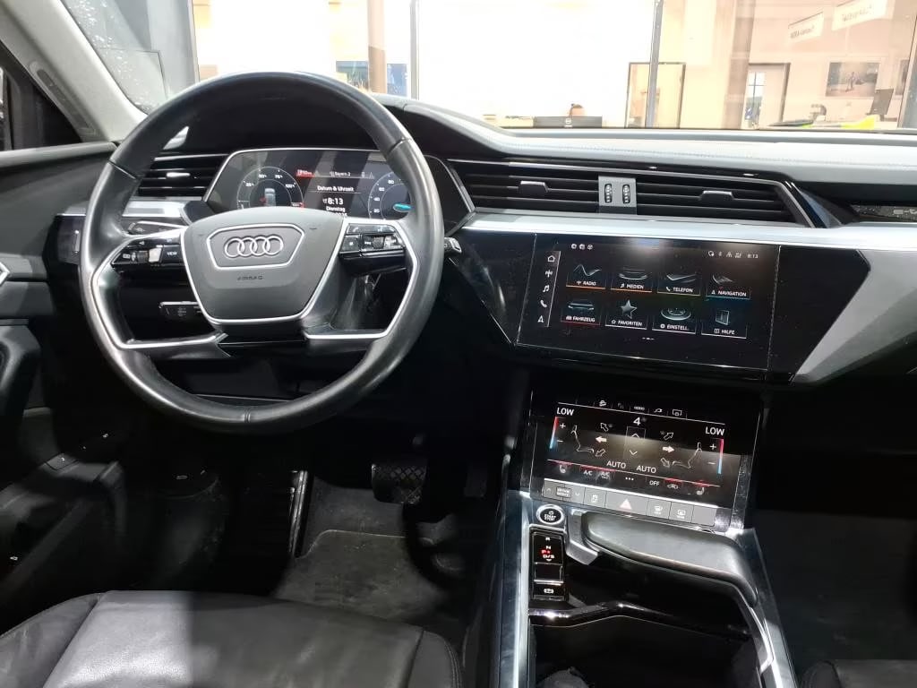 Audi e-tron 2022 5