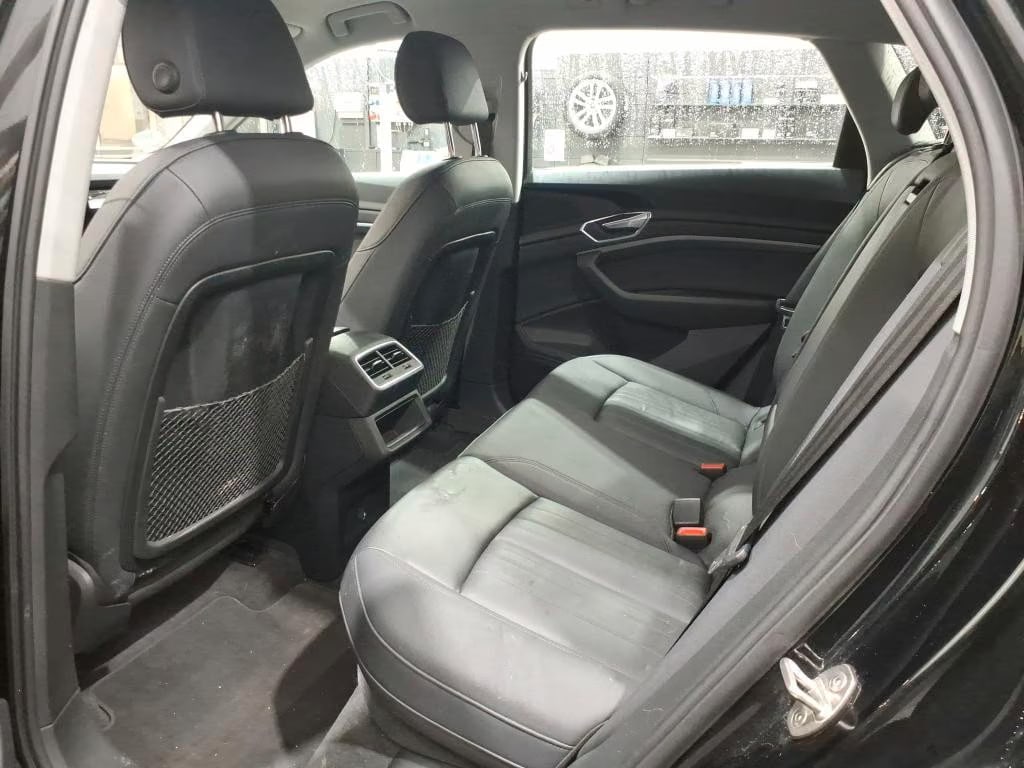 Audi e-tron 2022 7