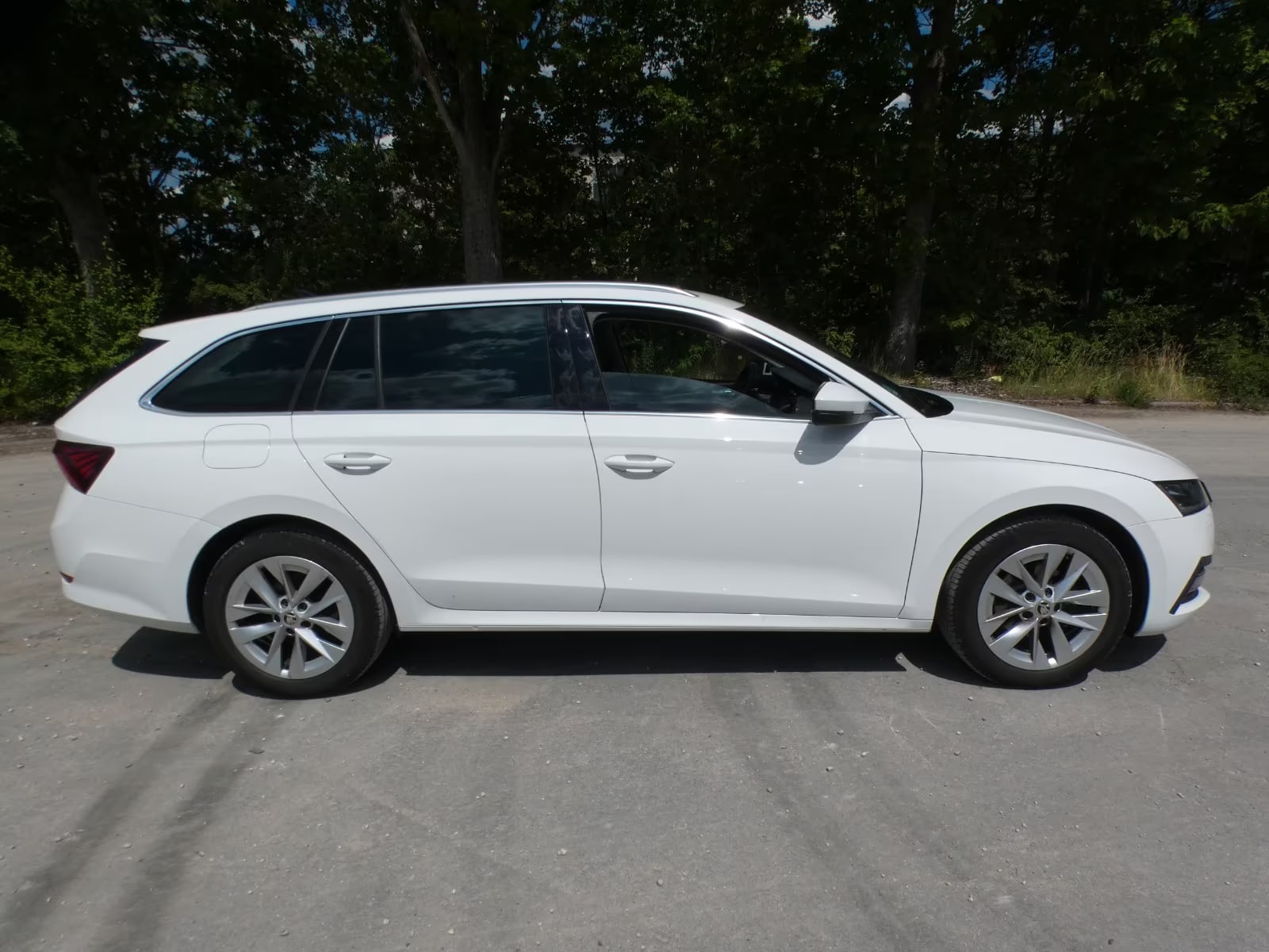 Skoda Octavia 2.0 2023 2