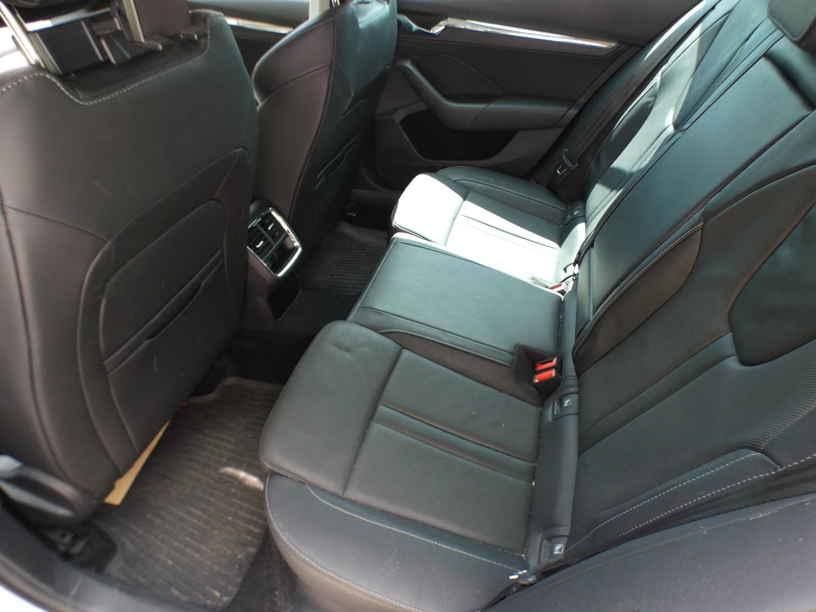 Skoda Octavia 2.0 2023 7