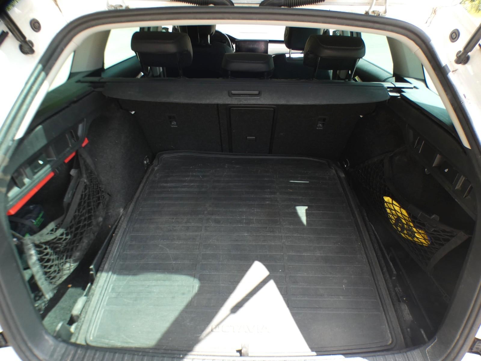 Skoda Octavia 2.0 2023 9