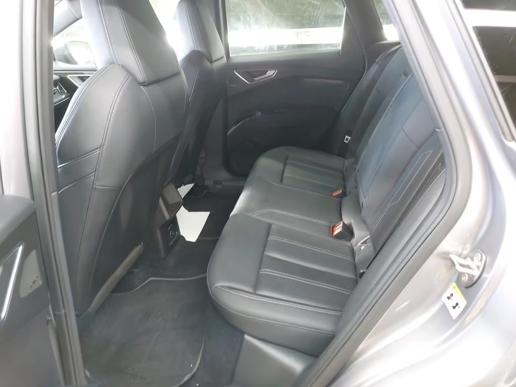Audi Q4 e-tron 2023 6