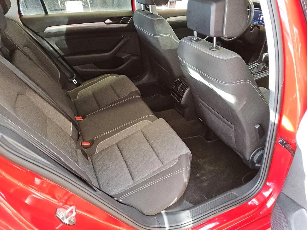 Volkswagen Passat Variant 2.0 2023 8