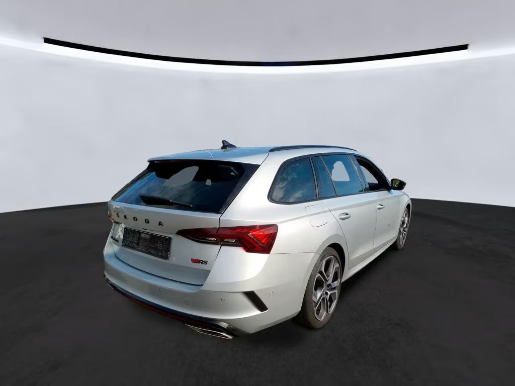 Skoda Octavia 2.0 2023 4