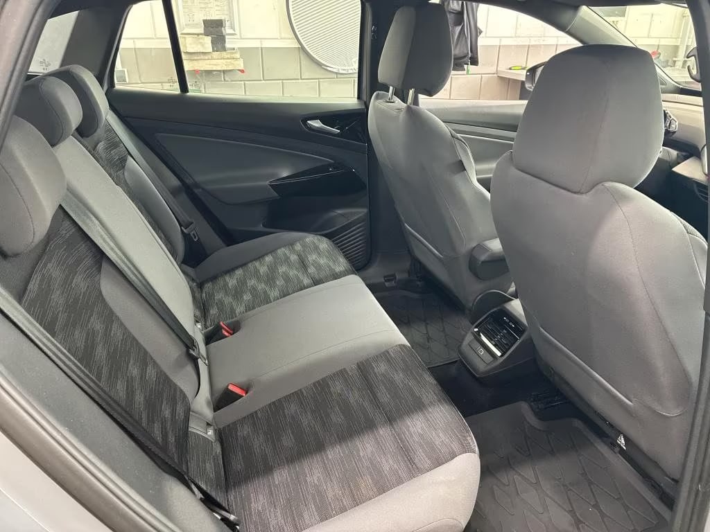 Volkswagen ID.4 2023 6