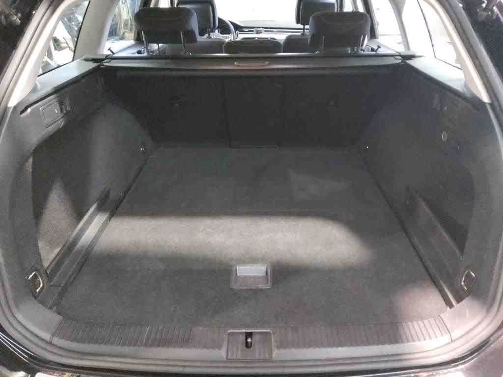 Volkswagen Passat Variant 2.0 2023 9