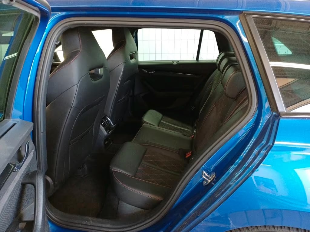 Skoda Octavia 2.0 2023 9
