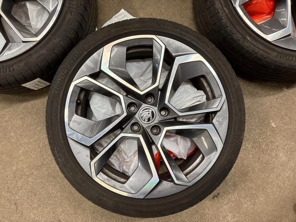 Skoda Octavia 2.0 2023 11