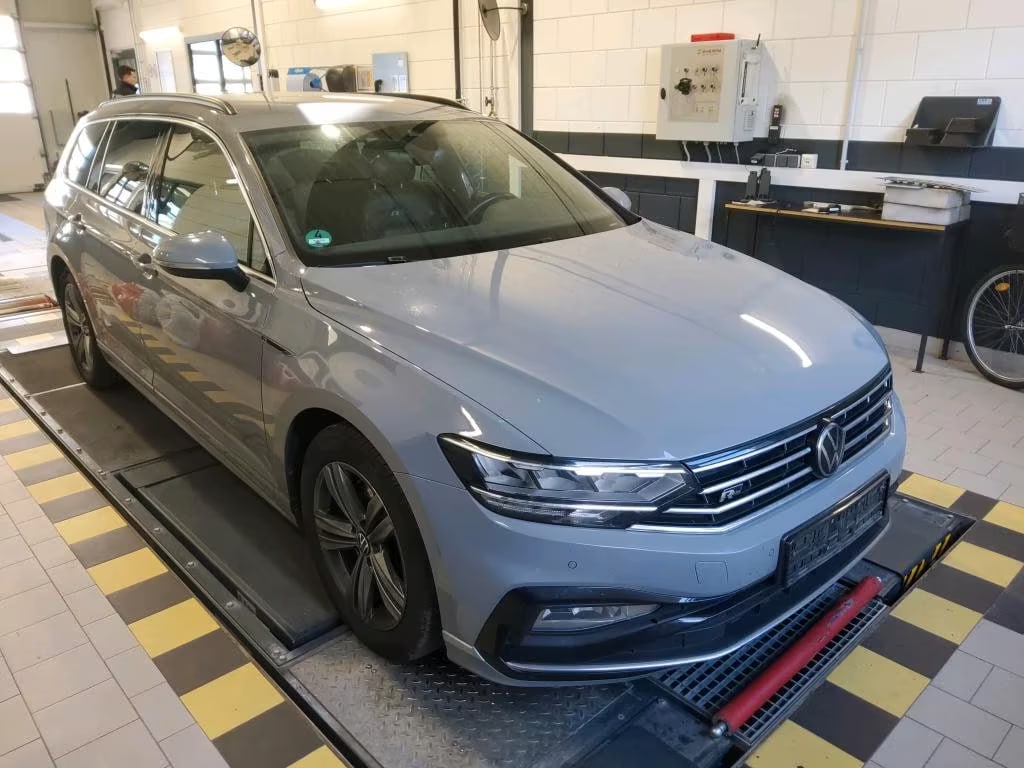Volkswagen Passat Variant 2.0 2023 2