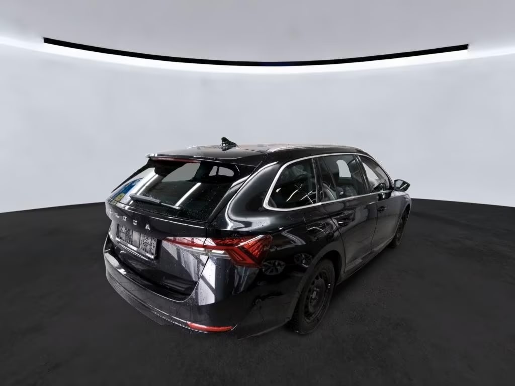 Skoda Octavia 2.0 2023 4