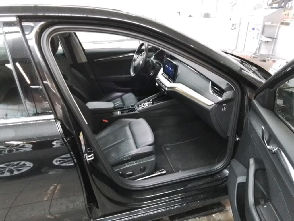 Skoda Octavia 2.0 2023 5