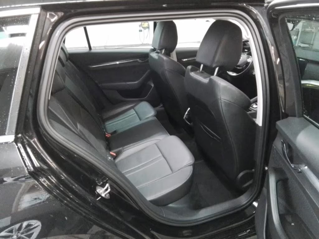 Skoda Octavia 2.0 2023 6