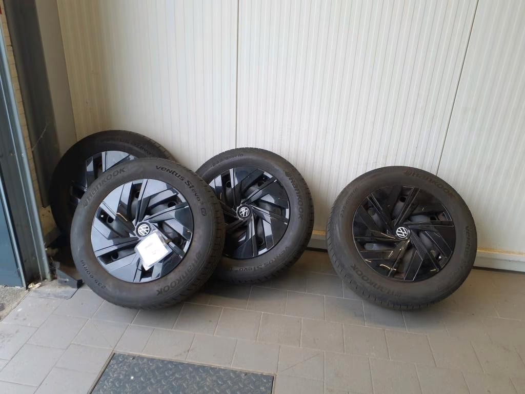 Volkswagen ID.4 2022 8