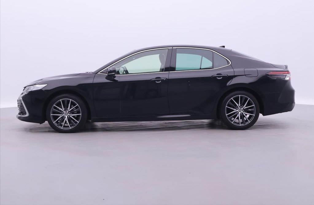 Toyota Camry 2.5 Hybrid 2021 4
