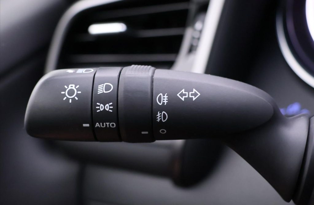 Toyota Camry 2.5 Hybrid 2021 21