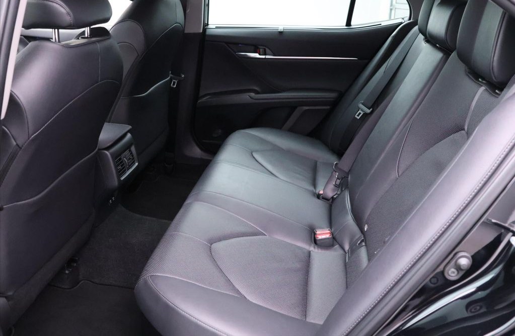 Toyota Camry 2.5 Hybrid 2021 15