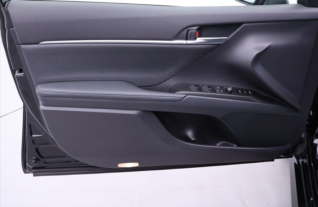 Toyota Camry 2.5 Hybrid 2021 10