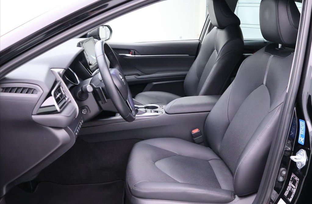 Toyota Camry 2.5 Hybrid 2021 11