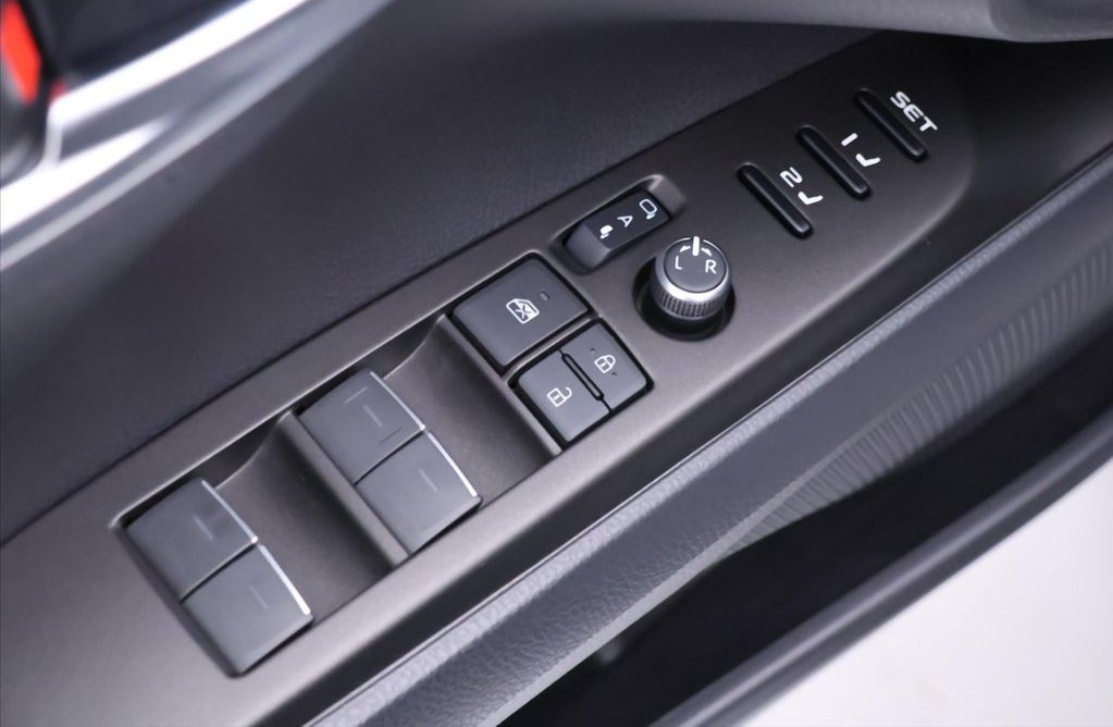 Toyota Camry 2.5 Hybrid 2021 16