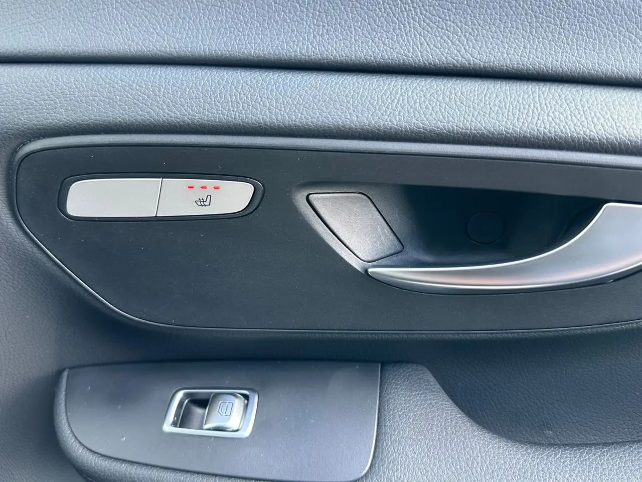 Mercedes-Benz V 220 LANG 9G-TR WEBASTO NAVI MBUX KAMERA 7-SITZ 17