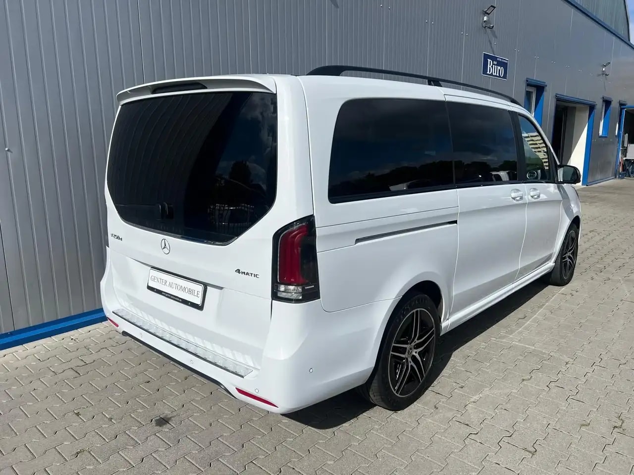 Mercedes-Benz V 250 4M LANG AMG LIEGEPAKET AHK 360° FACELIFT 7