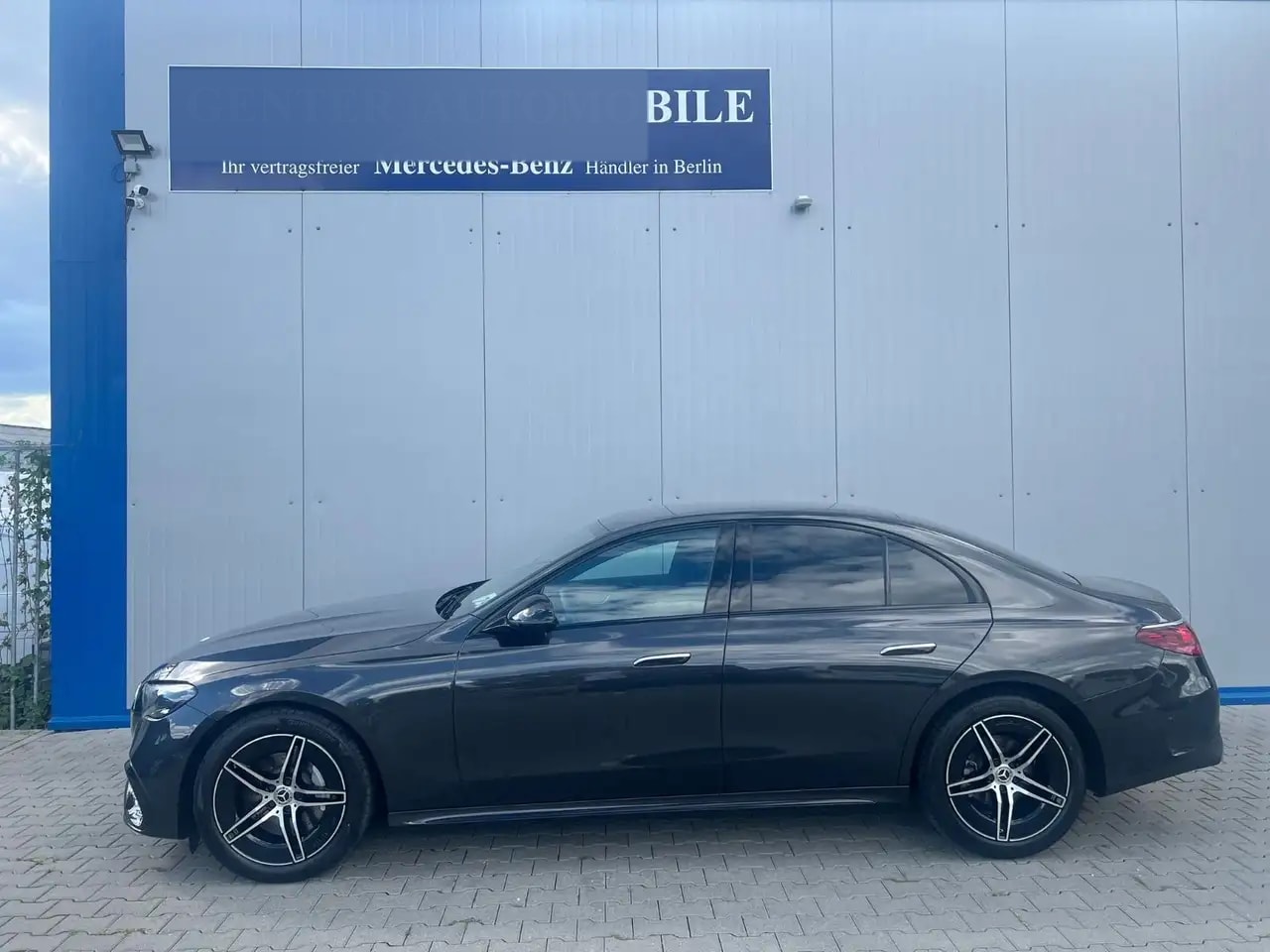 Mercedes-Benz E 200 AMG-LINE NIGHT-PAK 9G-TR KAMERA KEYLESS-GO 5
