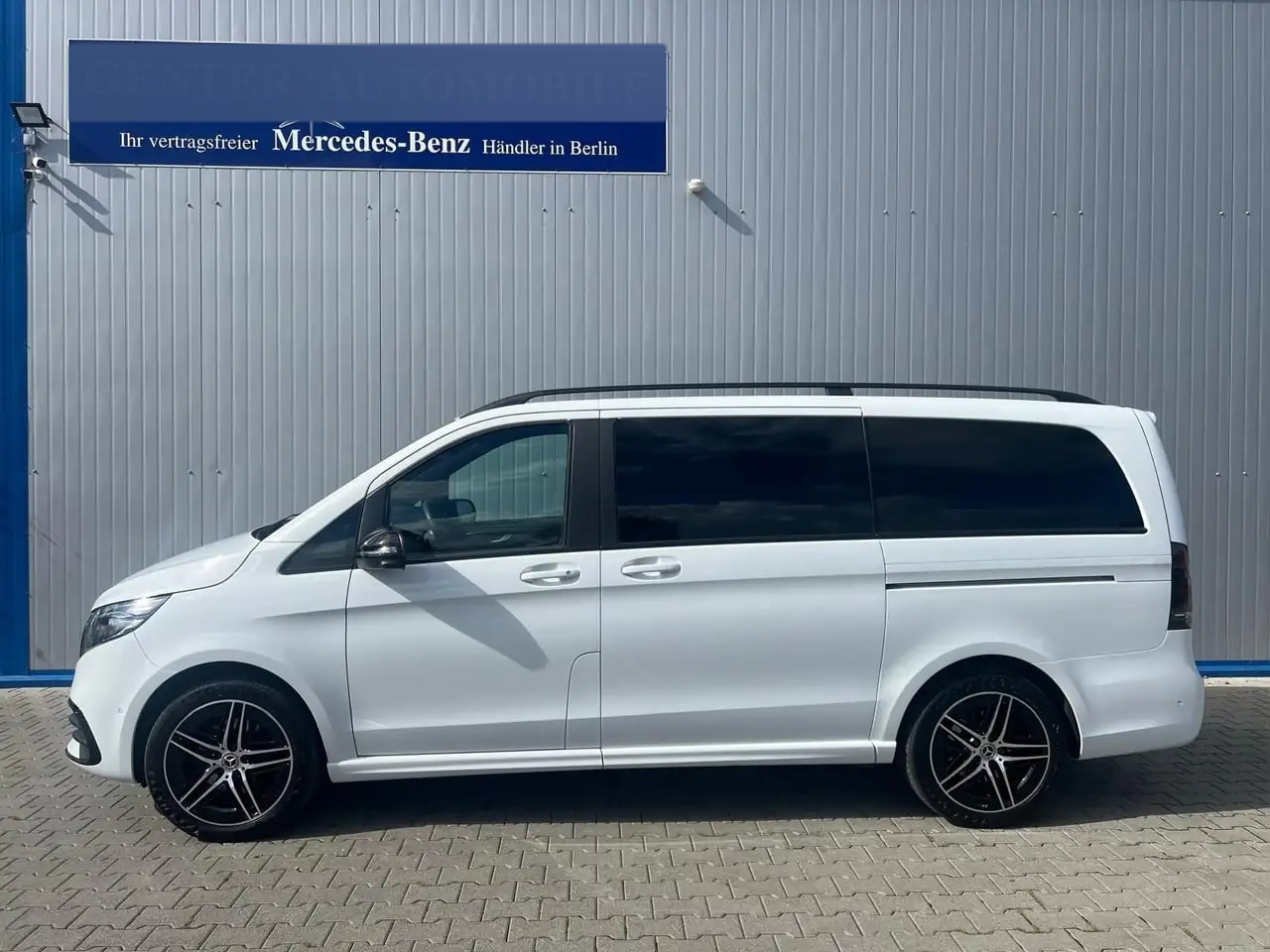 Mercedes-Benz V 250 4M LANG AMG LIEGEPAKET AHK 360° FACELIFT 4