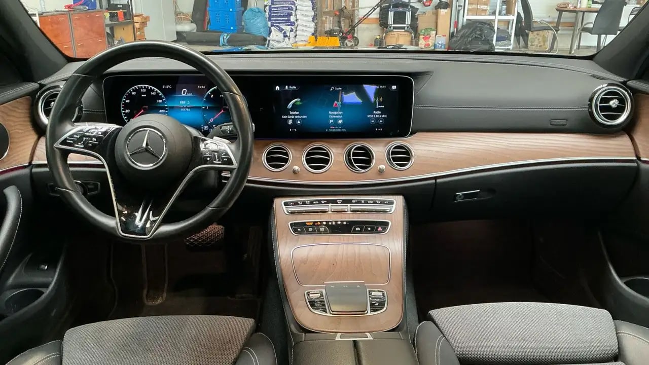 Mercedes-Benz E 400 d ALLRAD SDACH*STHZG*AHK*Kamera*LED*18 9