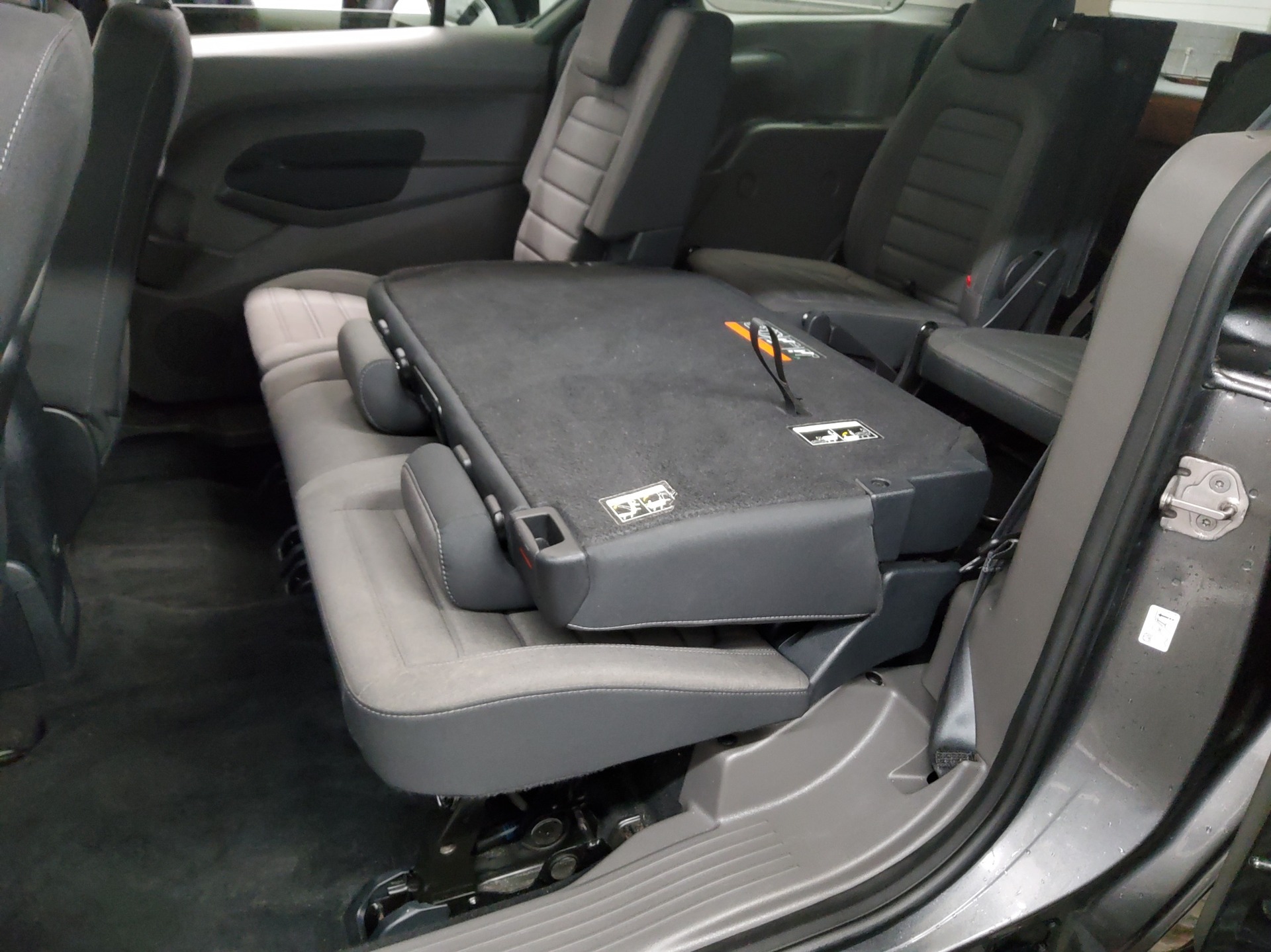 Ford Tourneo Connect 1.5 TDCi Titanium 7 Sitzer Navi 12