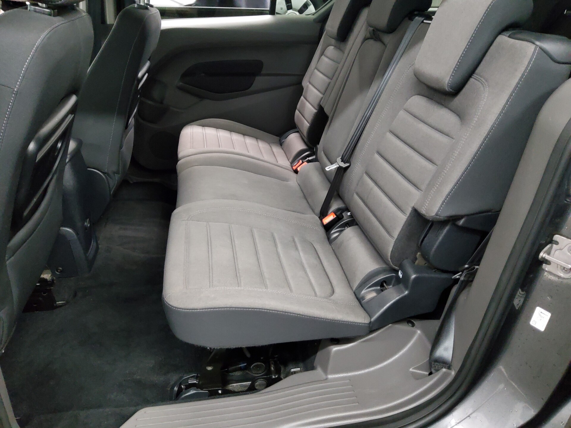 Ford Tourneo Connect 1.5 TDCi Titanium 7 Sitzer Navi 13