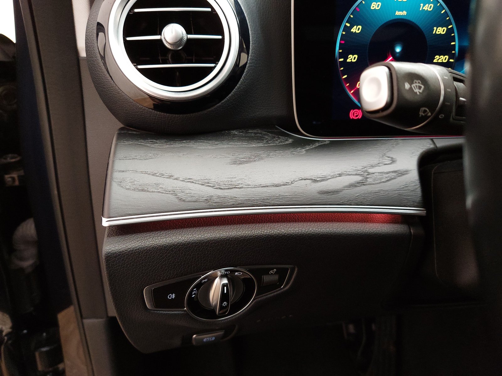 Mercedes-Benz E 300 T de AMG-Line AMG-LINE NAVI KLIMAAUT LED RADIO 7