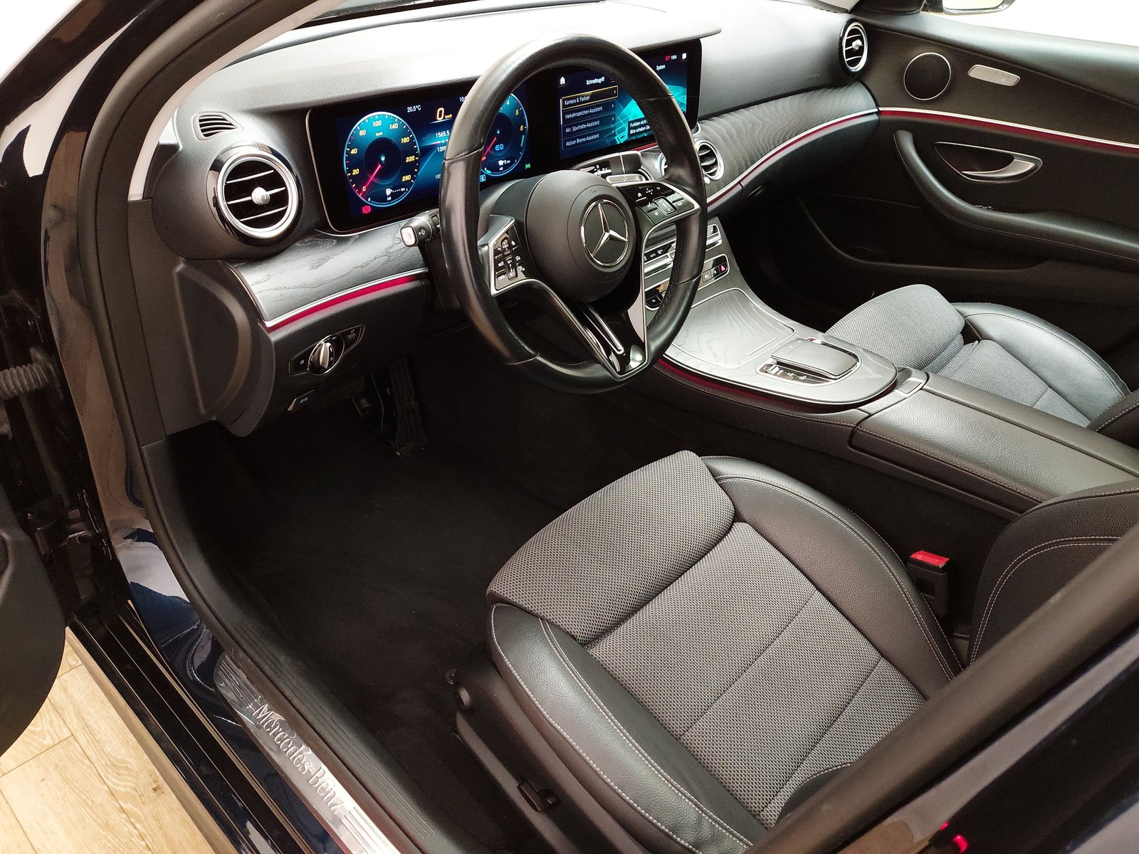 Mercedes-Benz E 300 T de AMG-Line AMG-LINE NAVI KLIMAAUT LED RADIO 6