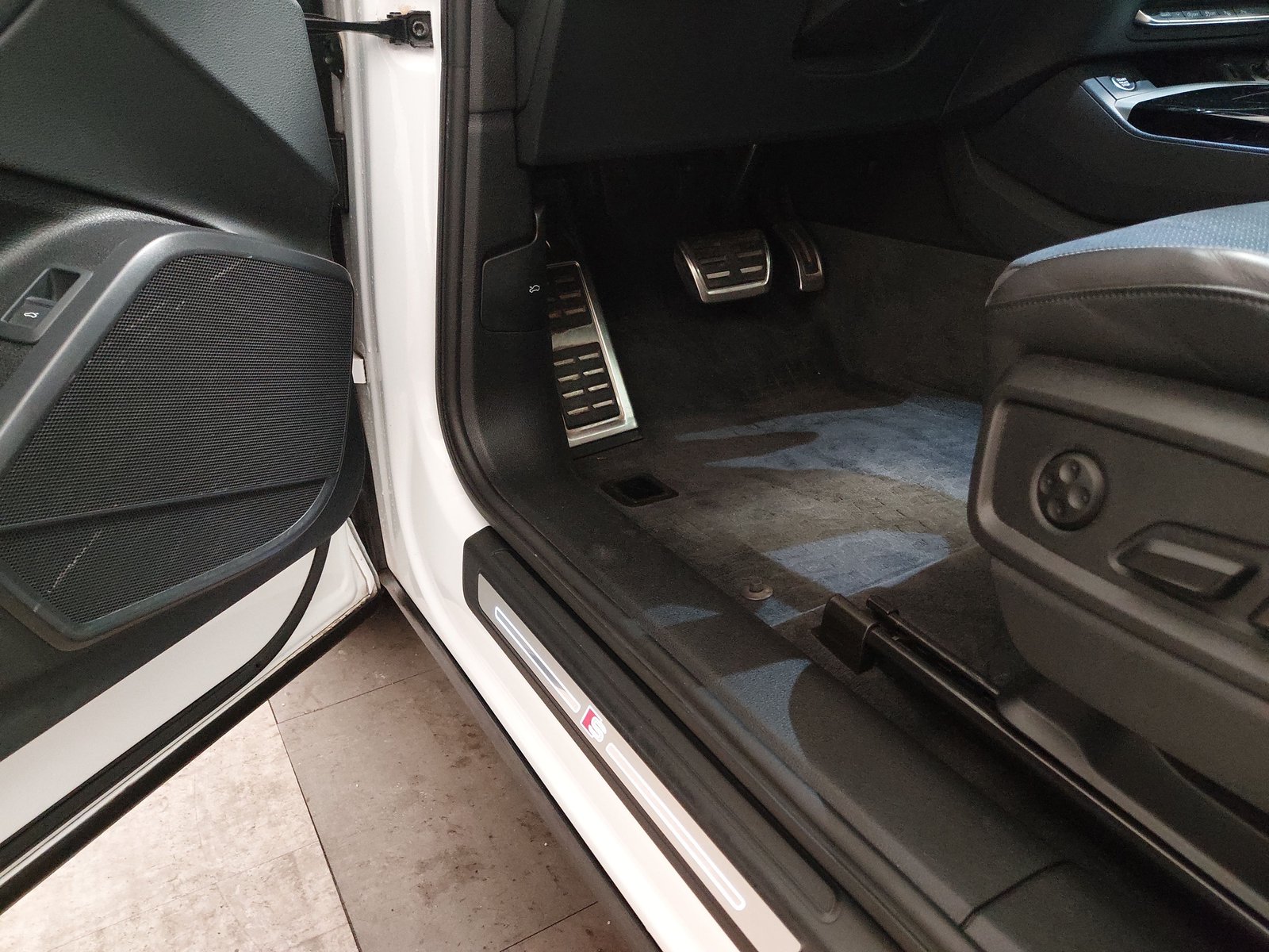 Audi Q5 40 TDI Qu. S-Line LED AHK Pano Sound 7