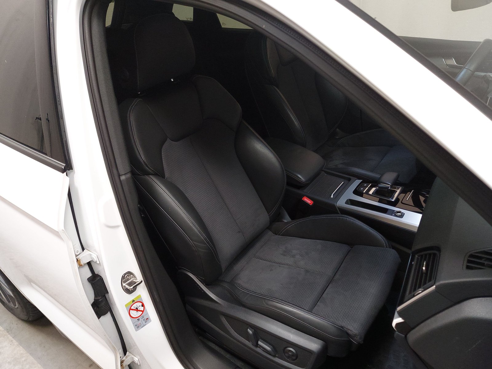 Audi Q5 40 TDI Qu. S-Line LED AHK Pano Sound 10