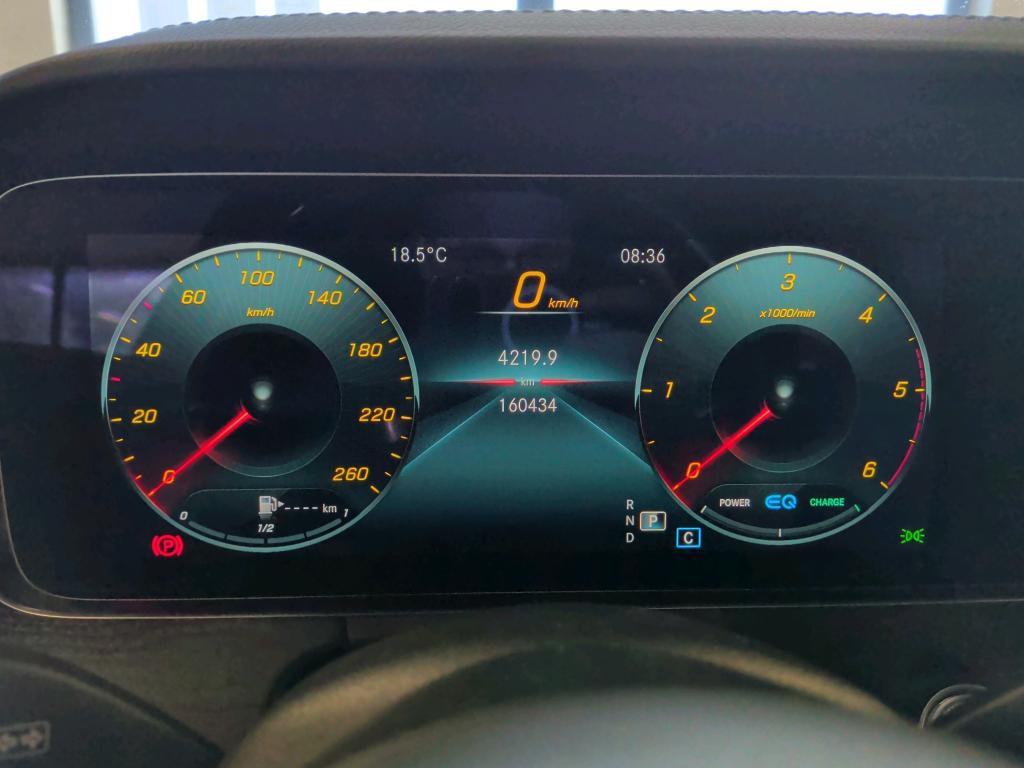 Mercedes-Benz E 220 T d 4M AMG-Line AMG-LINE NAVI KLIMAAUT LED RADIO 8