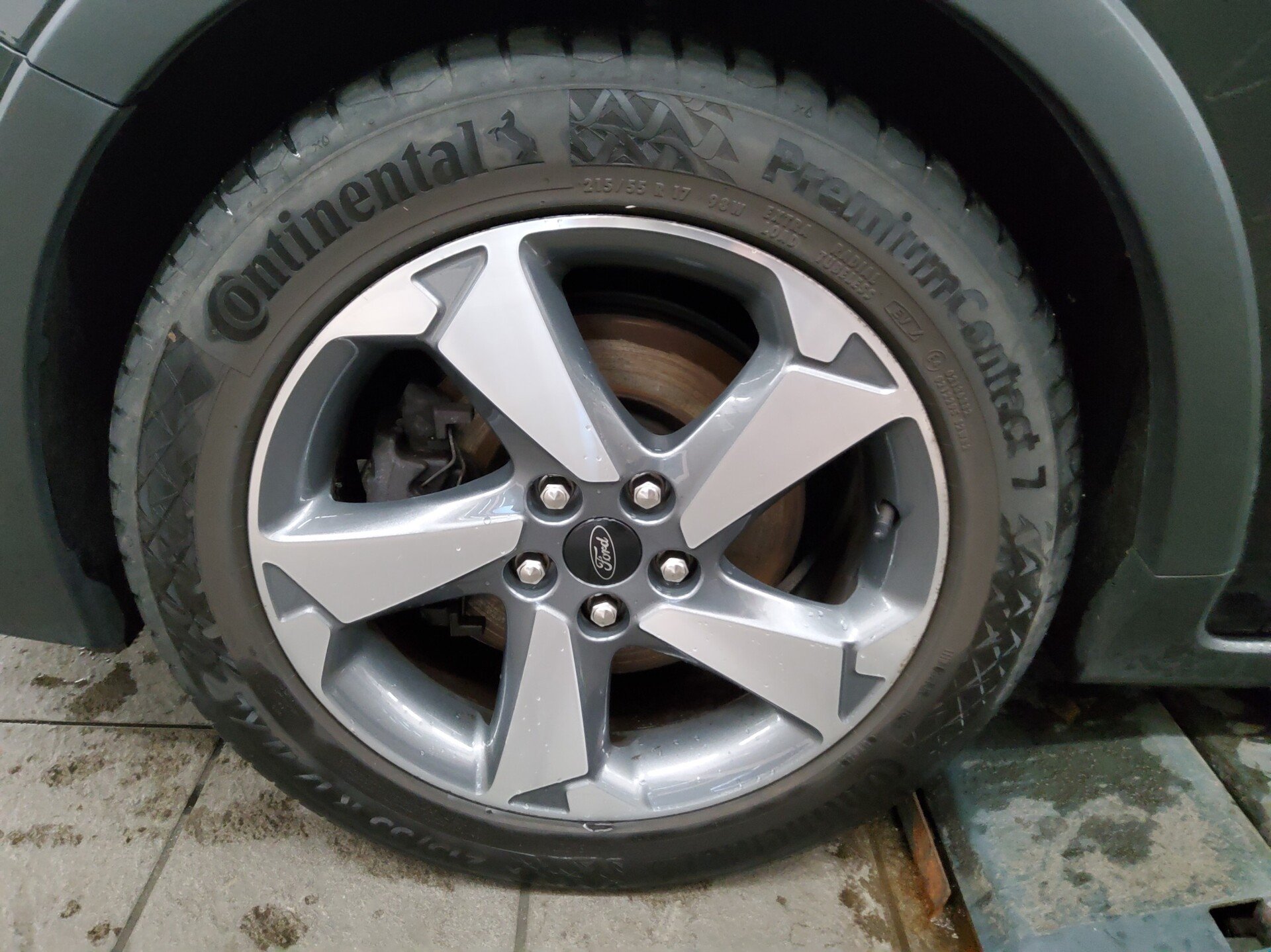 Ford Focus Turnier 1.5 EB Active Navi LED B&O PDC Shz 10