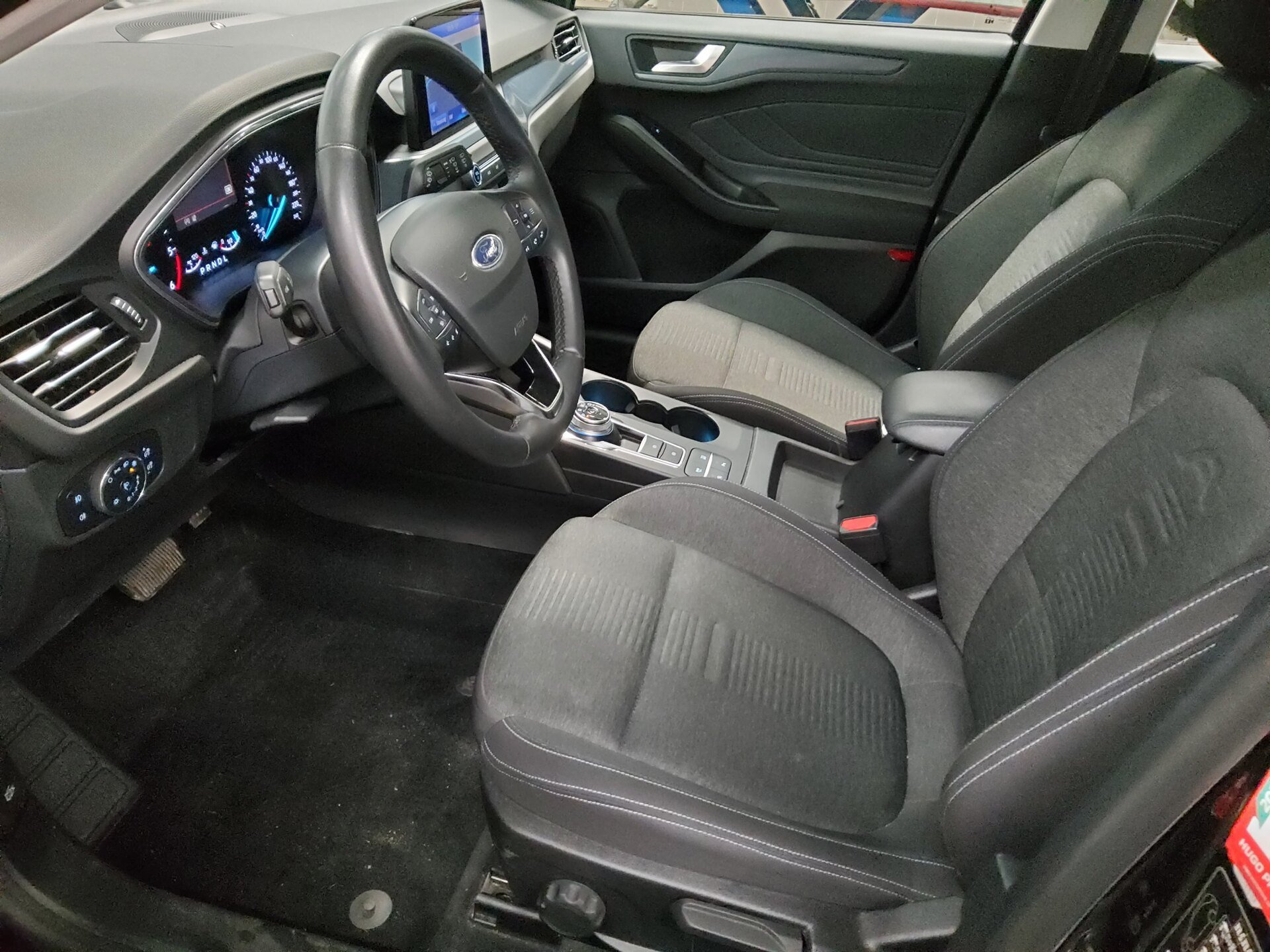 Ford Focus Turnier 1.5 EB Active Navi LED B&O PDC Shz 8