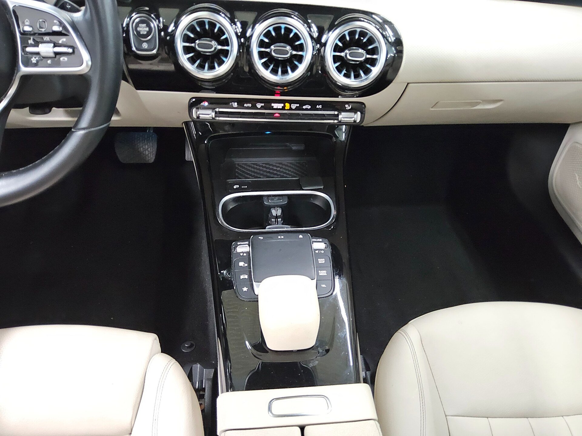 Mercedes-Benz A 220 d Progressive Navi Leder Shz Pano HuD Sound RFK 6