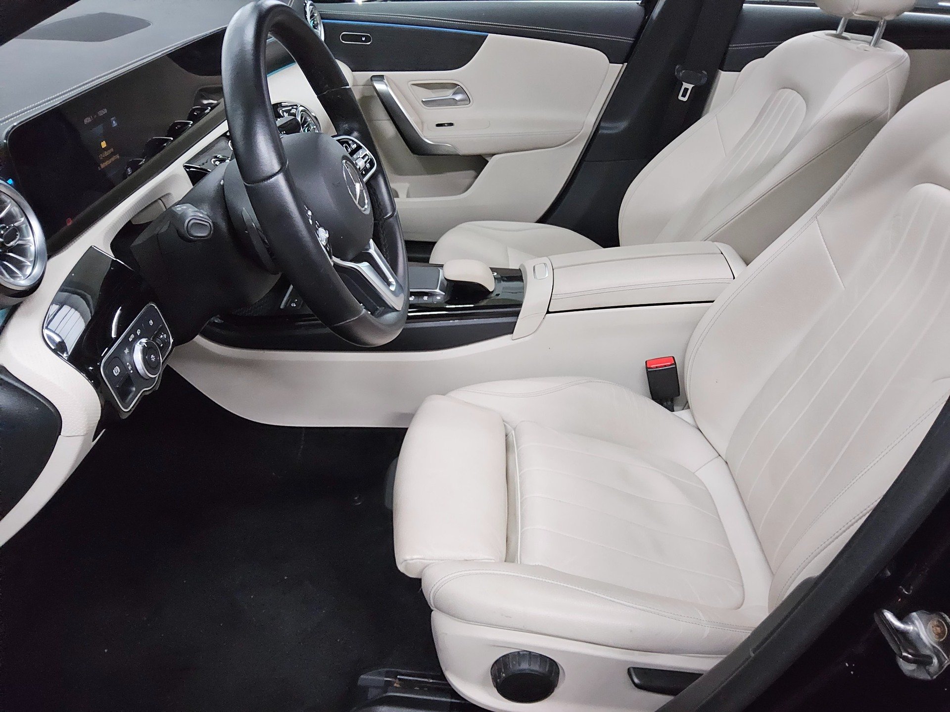 Mercedes-Benz A 220 d Progressive Navi Leder Shz Pano HuD Sound RFK 9