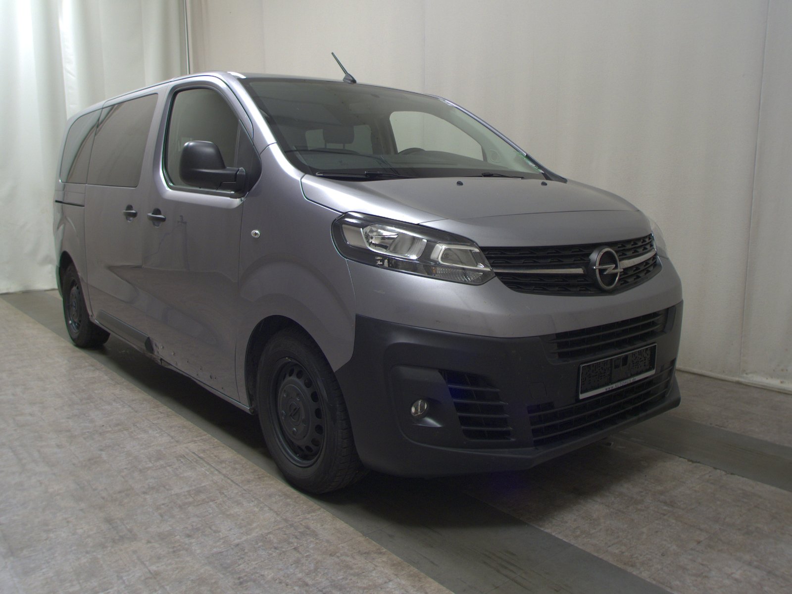Opel Vivaro 2.0 D 9-Sitze Navi RKF AHK 3