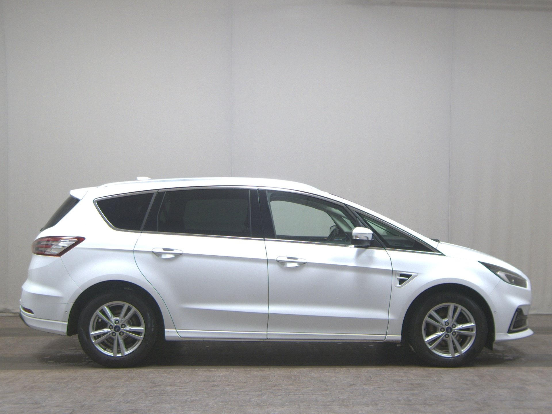 Ford S-Max 2.0 EB Titanium Leder Navi LED Kamera ACC