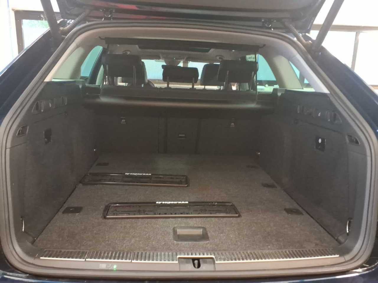 Skoda Superb Kombi 2.0 TDI Style PANO STHZG. AHK 10